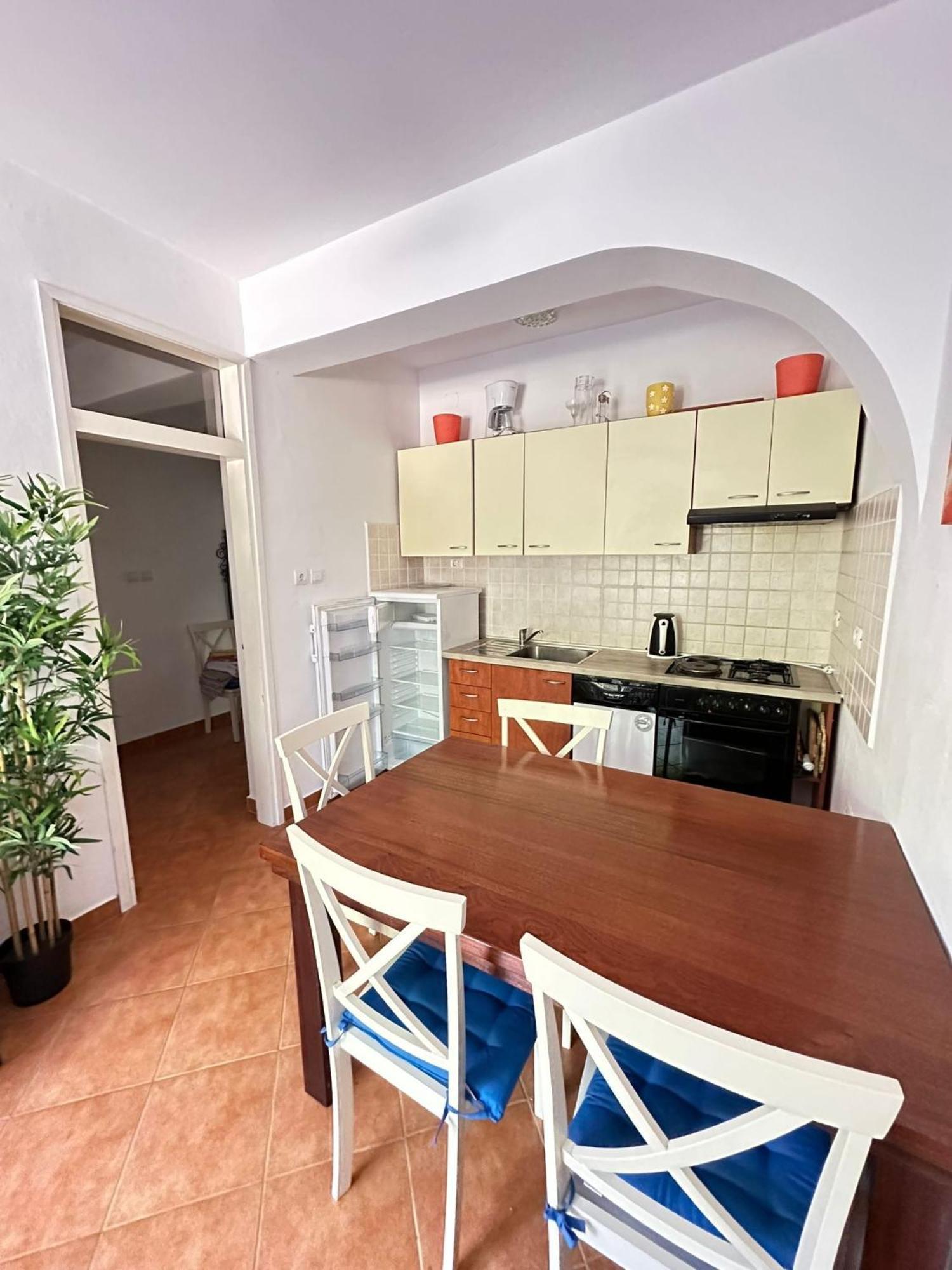 Apartments With A Parking Space Mali Lošinj Quarto foto